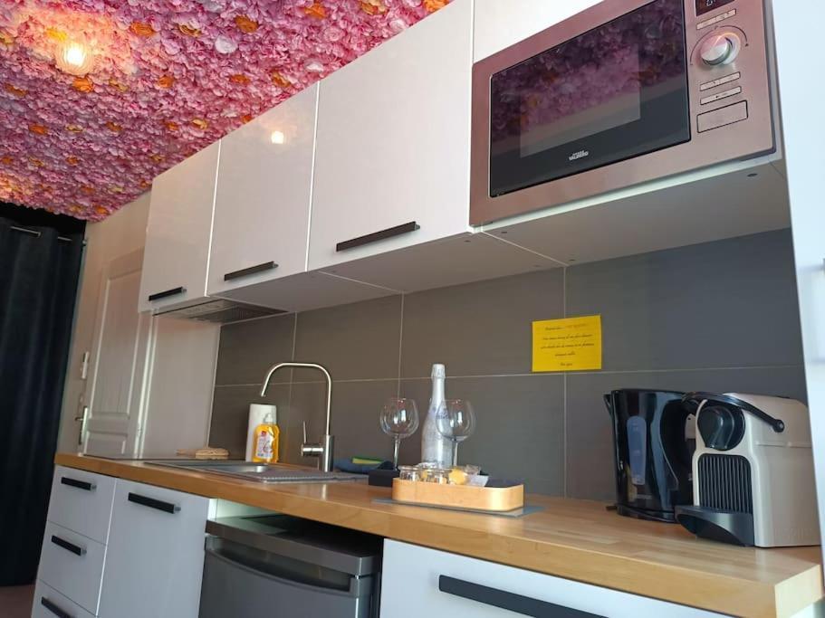 Appartement Balneo Et Sauna Prives The Red Room Mauguio Exterior foto