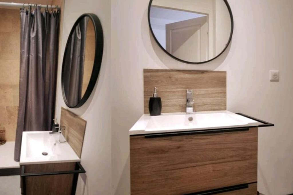 Appartement Balneo Et Sauna Prives The Red Room Mauguio Exterior foto